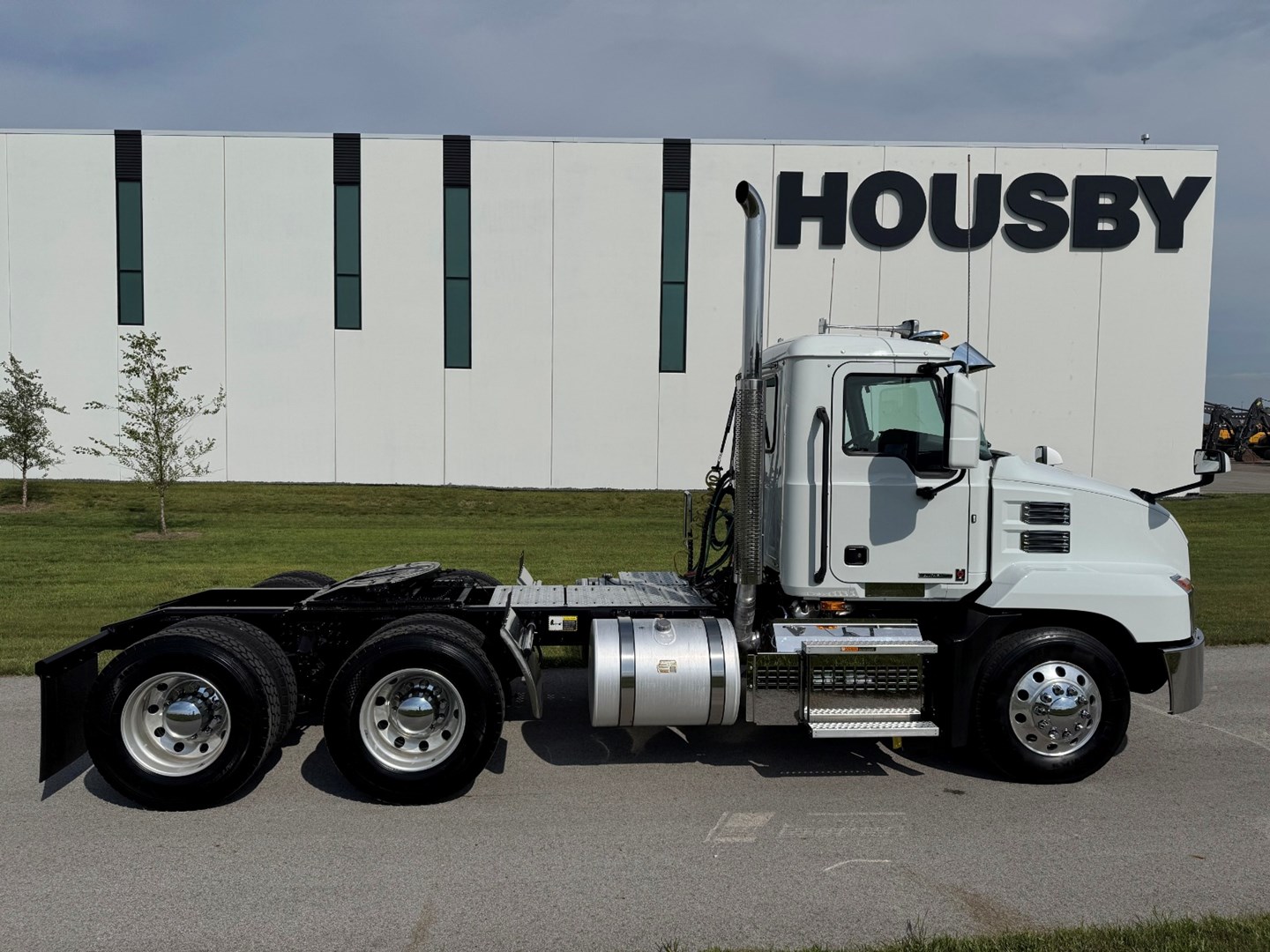 2022 Mack Anthem in Carroll, IA — photo 7